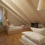 Serenity Vila *